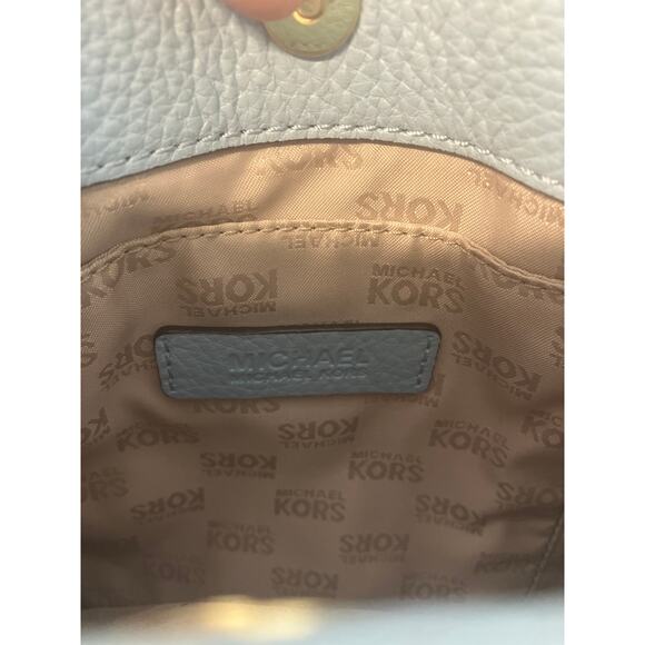 MICHAEL KORS NWT LIGHT BLUE PEBBLED LEATHER CROSSBODY BAG - Picture 10 of 14